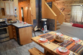 Hidden Valley Heaven - WiFi - Satellite - Washer - Dryer - Wood Stove - Semi-Secluded - Quiet Neighborhood - Beautiful Views